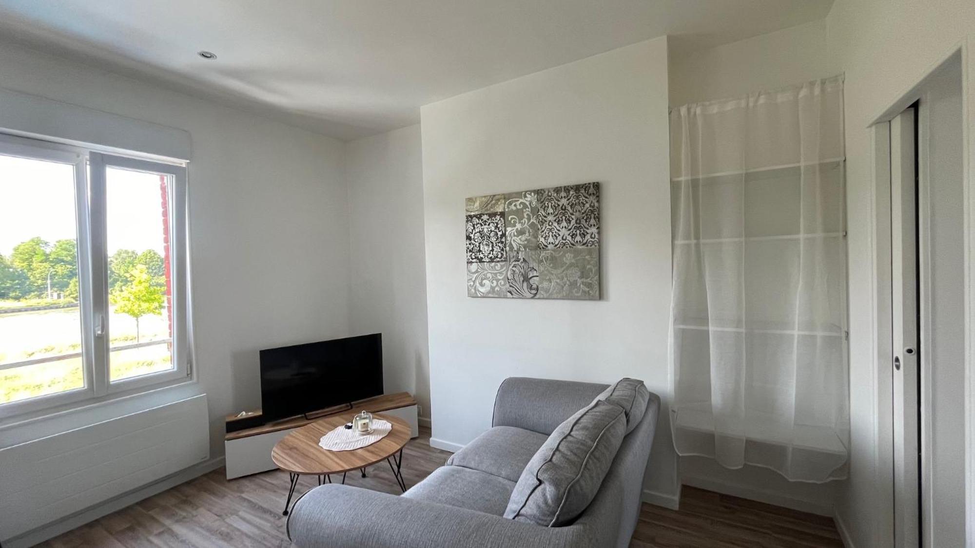 Le Compiegnois Apartment Compiegne Exterior photo