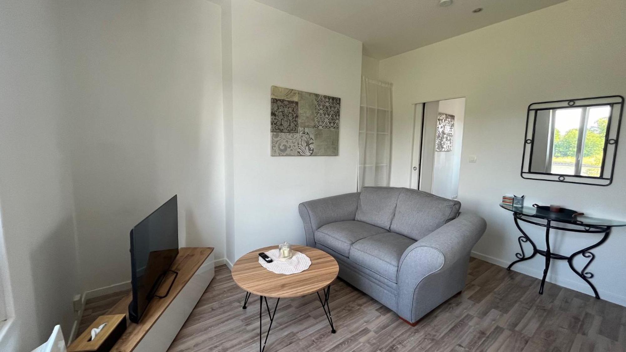 Le Compiegnois Apartment Compiegne Exterior photo