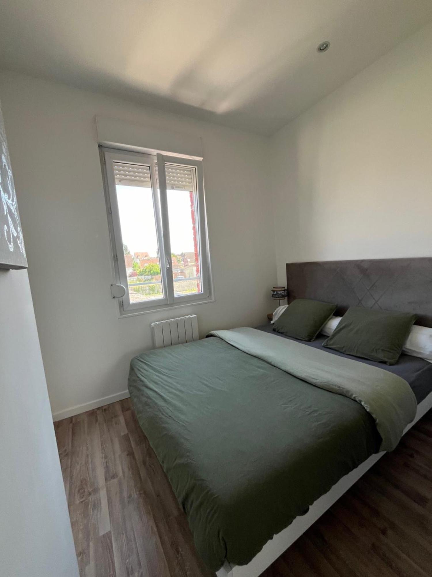 Le Compiegnois Apartment Compiegne Exterior photo